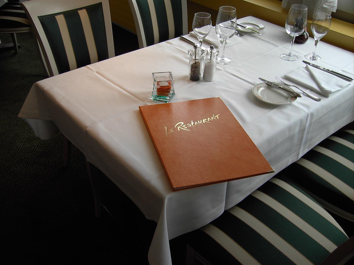 Hotel Restaurant Klosterli Pieterlen ภายนอก รูปภาพ
