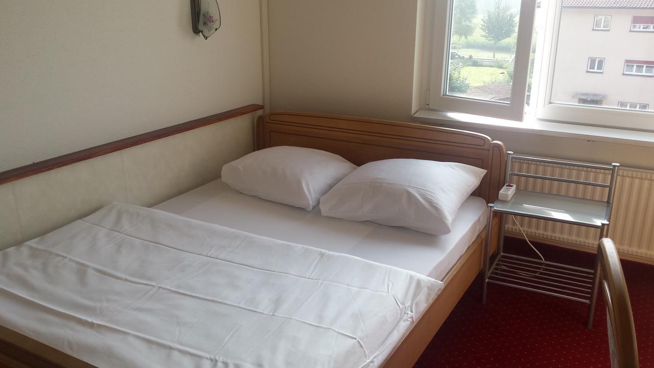 Hotel Restaurant Klosterli Pieterlen ภายนอก รูปภาพ