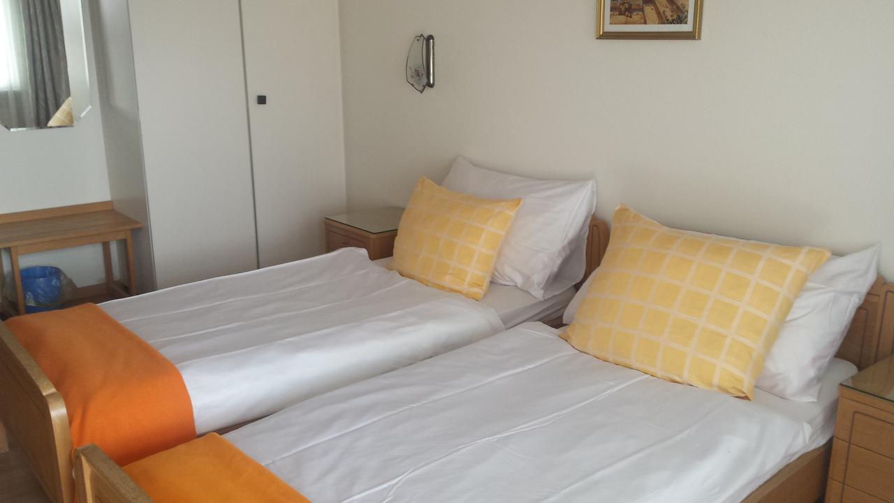 Hotel Restaurant Klosterli Pieterlen ภายนอก รูปภาพ