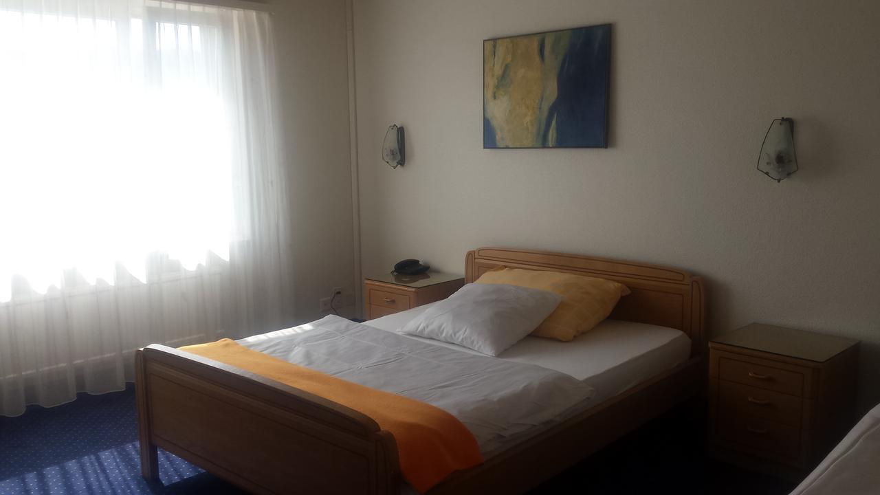 Hotel Restaurant Klosterli Pieterlen ภายนอก รูปภาพ