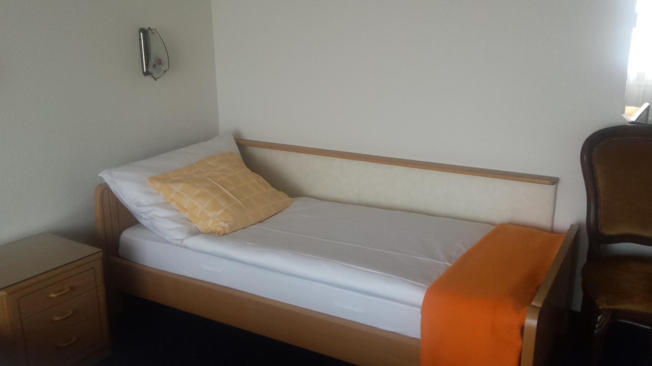 Hotel Restaurant Klosterli Pieterlen ภายนอก รูปภาพ